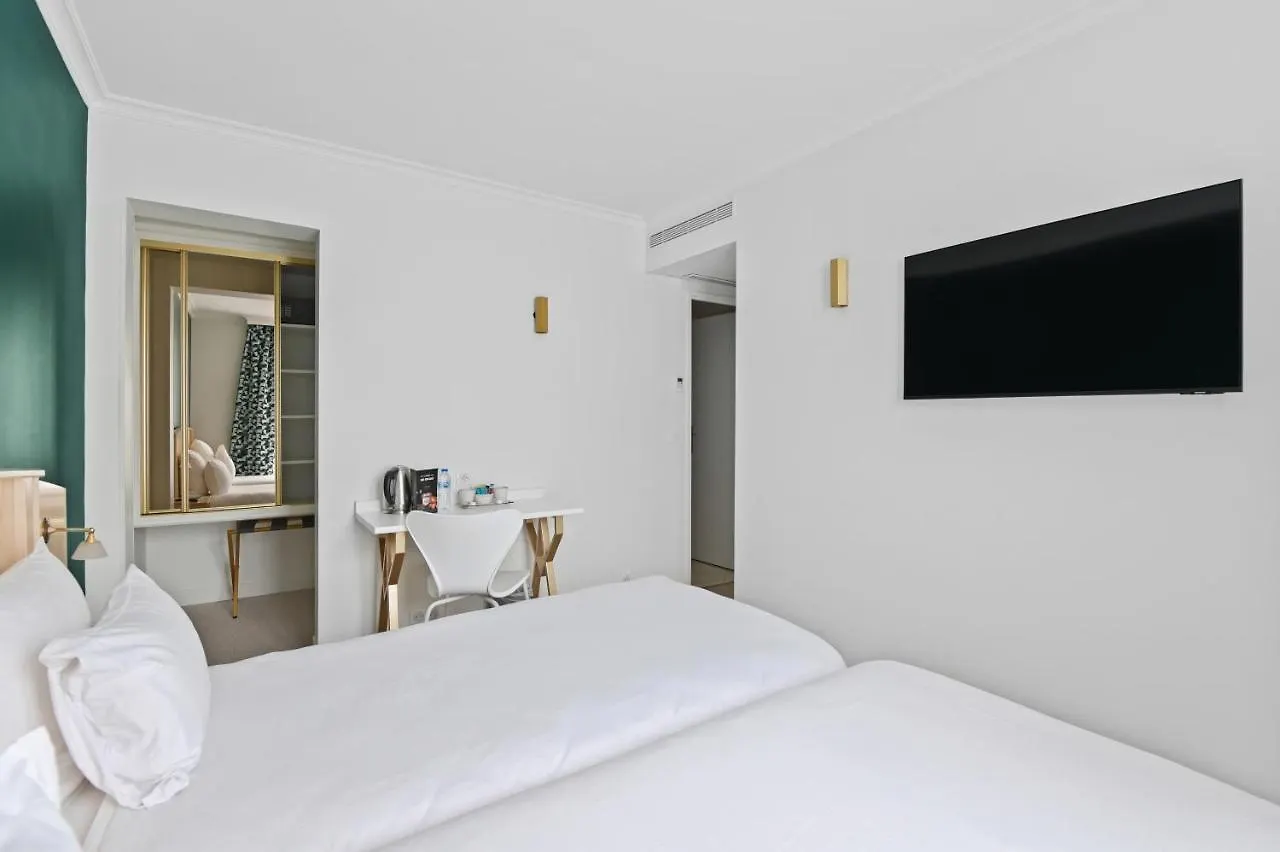 Elysees Opera Hotel